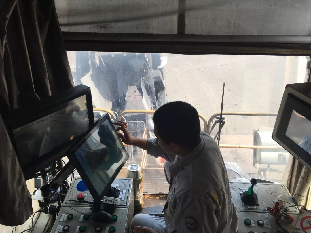 APC-1701加固一體機(jī)現(xiàn)場安裝圖